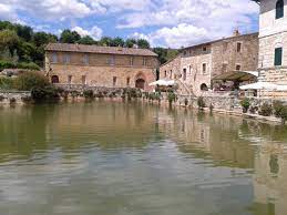Bagno Vignoni Terme Exterior House Styles