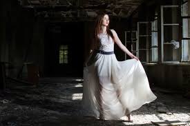 Erfahre hier news und infos zum charmed reboot. Trash The Dress 50 Ausgefallene Ideen Tipps Inspirationen