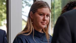 Shannon Burford's Instagram, Twitter & Facebook