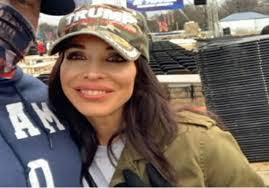 Jennifer Heinl's Instagram, Twitter & Facebook