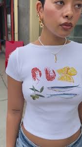 Alex Tee's Instagram, Twitter & Facebook