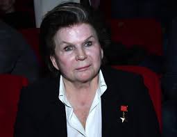 Имеет звание героя советского союза. Valentina Tereshkova Popala V Amerikanskuyu Knigu Skazki Na Noch Dlya Yunyh Buntarok