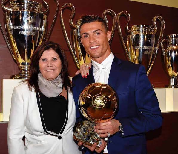 Cristiano Ronaldo, tình yêu của mẹ và phép màu của cuộc sống