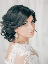 Coiffure mariage cheveux mi long coiffure mariée. Coiffure Boucle Mariage En 20 Idees Qui Decoiffent