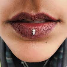This Is A Inverse Labret Piercing Gorgeous Right Would You Get One Or Do You Prefer The Traditional Labre Labret Piercing Vertical Labret Piercing Piercing