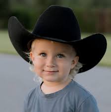 What to check when buying a 1979 Marine Trader Aft Cabin boat with  potential fuel tank issues?