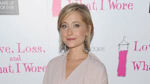 Mack was born in germany but moved with her family to long beach, california, when she was 2 allison mack turned over audio recording of keith raniere detailing 'branding' ritual 22 june 2021. Allison Mack Files For Divorce From Nicki Clyne Entertainment Tonight