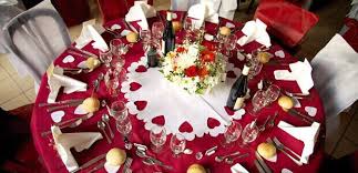 Euphorbia spinosa ist ein floristisches beiwerk und sorgt für eine üppige fülle in den gestecken. Hochzeitsdekoration Selber Machen In 5 Schritten Zur Perfekten Hochzeitsdeko Weddix