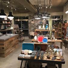 wolfgang のお取扱い店舗のご紹介です 新潟長岡市にあるインテリアショップ sql エスキューエル は インテリアアイテムの販売と 古くなった家具のリメイクやオリジナル家具の製作 コーディネーションなどもおこなっているshopです オーナー様 liquor