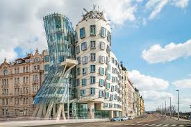 Tancici Dum Praga La Casa Danzante Prague Architecture Famous Architecture Famous Buildings