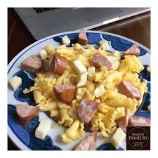 Une Salade Montbeliardaise A Deguster Chaude Ou Froide Comme Vous Voulez Voila De Quoi Vous Rechauffer Le Moral On En A Bien Besoin Food Fruit Salad Fruit