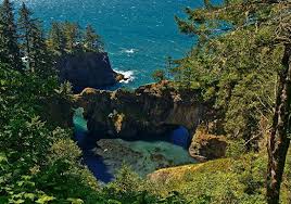In this article, i would love to share with you my experiences and provide a couple of key recommendations for your visit. The Natural Bridges At Samuel H Boardman State Park Fotografia De Samuel H Boardman State Scenic Corridor Brookings Tripadvisor