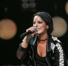 The voice kids is a german reality talent show created by john de mol and a junior version of the voice of germany.based on the original the voice kids of holland, the show was developed for children between the ages of seven and fifteen years old.it began airing on sat.1 on april 5, 2013. Silbermond Uber Corona Zeit Kinder Sind Sehr Feinfuhlig Welt