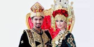 Perak has land borders with the malaysian states of kedah to the north, penang to the northwest, kelantan and pahang to the east, and selangor to the south. Pakaian Adat Aceh Bagi Pria Dan Wanita Begini Makna Filosofis Di Dalamnya Merdeka Com