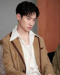 Born on july 4, 1984, he made his acting debut in many short films and indie films as a student at korea national university of arts. 7 Pesona Lee Je Hoon Supir Taksi Ganteng Di Drama Korea Taxi Driver 2021 Jurnal Idnpos