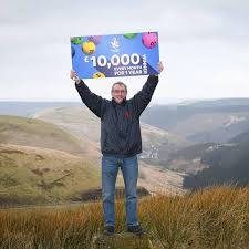 Handyman wins lottery windfall after spur-of-the-moment purchase