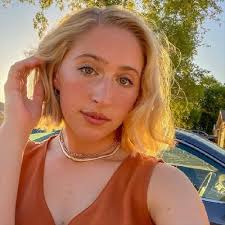 Veronica Roses's Instagram, Twitter & Facebook