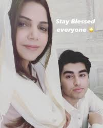 HadiqaKiani with her son Naad E Ali MashAllah ❤️