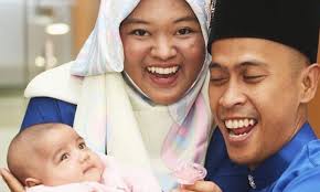 Kami adalah sepasang suami isteri yang sedang mencari permata hati penyeri hidup kami. Isteri Achey Usaha Jadi Ibu Susuan Anak Angkat