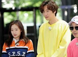 Running man kwang soo cute with female idols. Running Man Pd Hints At The Real Life Chemistry Between Members Jun So Min And Lee Kwang Soo Running Man Korea Running Man Jun So Min