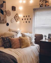 20 Pinterest Worthy Dorm Room Ideas Simply Allison College Apartment Decor Apartment Decorating College Bedroom Dorm Room Color Schemes