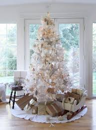Shop for white christmas tree ornaments at bed bath & beyond. 33 Chic White Christmas Tree Decor Ideas Digsdigs