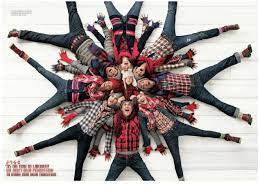 37 Awesome Christmas Card Ideas You Should Steal Family Christmas Card Photos Family Christmas Cards Christmas Family Photos