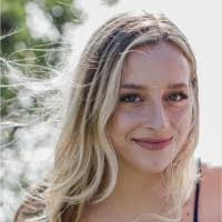 Julia Hickman's Instagram, Twitter & Facebook