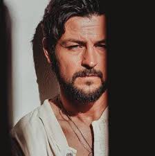 I am overcome with sadness. I'm consistently feeling alone and I feel very  depressed 😭🖤