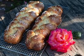 Brioche Maison Au Beurre De Lolo En 2020 Brioche Maison Pains A Hot Dog Brioche