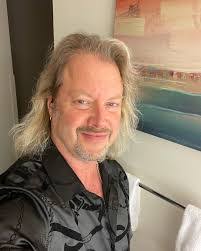 Chad Quist's Instagram, Twitter & Facebook