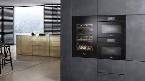 nieuwe miele wijnklimaatkast die perfect past in een greeploze keuken mooi in combinatie met twee miele inbouwapparaten keukenapparatuur keuken keuken ontwerp