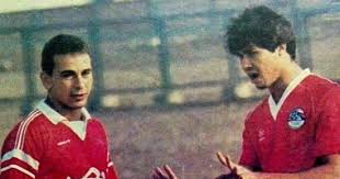 أحمد شوبير الذي استمر مشواره مع الفريق الأول لكرة القدم بالنادي الأهلي ومنتخب مصر من 1980 وحتى العام 1997، شارك في 107 مباراة دولية في حراسة عرين منتخب مصر، ومثل الفراعنة في كأس العالم 1990 بإيطاليا. ÙÙ„Ø§Ø´ Ø¨Ø§Ùƒ ØªØ¹Ø±Ù Ø¹Ù„Ù‰ Ù‚Ø§Ø¦Ù…Ø© Ø§Ù„ÙØ±Ø§Ø¹Ù†Ø© ÙÙ‰ Ù…ÙˆÙ†Ø¯ÙŠØ§Ù„ Ø¥ÙŠØ·Ø§Ù„ÙŠØ§ 90 Ø§Ù„ÙŠÙˆÙ… Ø§Ù„Ø³Ø§Ø¨Ø¹