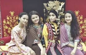شريفه سكينه) ialah seorang pelawak, pelakon dan pengacara televisyen malaysia, terkenal menerusi lakonannya dalam tv dan filem. 11 Pasangan Adik Beradik Artis Popular Yang Korang Mungkin Tak Tahu Media Hiburan