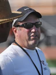 Ventura College football continues to roll without coordinator