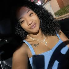 What restaurants in Pensacola, FL do not serve fish or seafood?