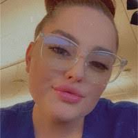 Rebecca Duval's Instagram, Twitter & Facebook