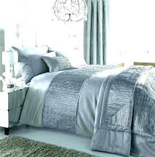 Gold and silver décor every shade in every way, this stylish metallic entrance mixes various metal pieces in different directions, resembling a chic décor. White Bedroom Black White Silver And Gold Bedroom