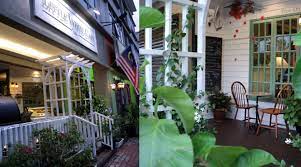 Luarannya sahaja sudah cukup memikat, belum lagi anda lihat di dalamnya! Little White Cafe B B Bangi Malaysia White Cafe Little White Cafe