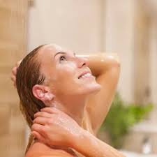 Rambut Susah Glowing Kalau Kamu Masih Lakukan 5 Kesalahan Keramas Berikut,  Hentikan Mulai Hari Ini!