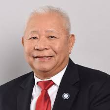 Hiep Quach's Instagram, Twitter & Facebook