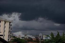 Corredor de umidade espalha chuva pelo país e mantém temporais em parte do Sudeste; veja previsão