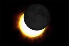 Een zonsverduistering (of zoneclips) is een astronomisch fenomeen, waarbij overdag het licht van de zon de waarnemer niet bereikt, doordat een hemellichaam (meestal de maan) in de weg van het licht staat. Zonsverduistering