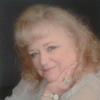 Dee Chase's Instagram, Twitter & Facebook