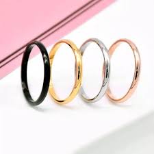 Tips padu padan gold outfit sebaiknya jangan pakai lebih dari 3 warna gold dalam satu outfit kecuali anda bisa mengakalinya agar tidak terlalu mencolok padukan warna gold dengan busana berwarna biru jeans coklat khaki dan warna gelapnatural lainnya. Jual Cincin Titanium Steel Warna Gold Silver Rose Gold Hitam Hitam 7 Kota Tangerang Selatan Habs Golden Tokopedia