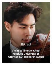 Violinist Timothy Chooi receives the uOttawa award in recognition for his  work to improve accessibility to classical music through various avenues of  community outreach. Congratulations! 🎉 Link in comments 🎻