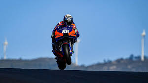 7 lap tersisa, oliveira masih memimpin disusul morbidelli dan jack miller. Miguel Oliveira Brilla En Casa Y Logra La Pole De Motogp En Portugal Motor Es