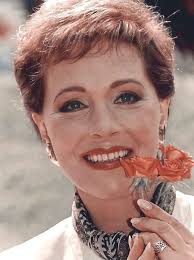 Here are two Gorgeous photos of the beautiful Julie Andrews. Pure beauty  Lady Beautiful Actress and a beautiful singer 💕