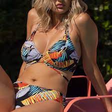 19 Bikinis For Big Boobs That Will Fit & Flatter Your Bust 2023 | Glamour UK