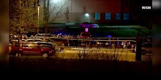 A fedex spokesperson confirmed to afp that its facility was the scene of the shooting, and we are aware of the tragic shooting at our ground facility near the indianapolis airport, the company said in. Mmstjucnsclrbm